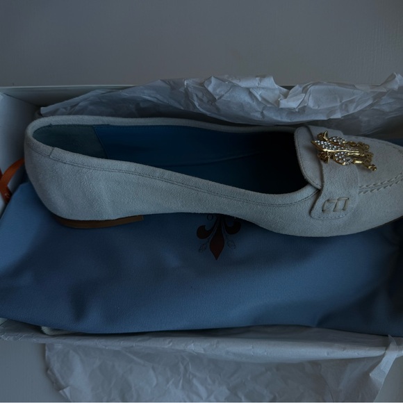New Paula Quadretti White Suede Loafers with Gold Rhinestone Fleur-de-Lis accent - Picture 12 of 12
